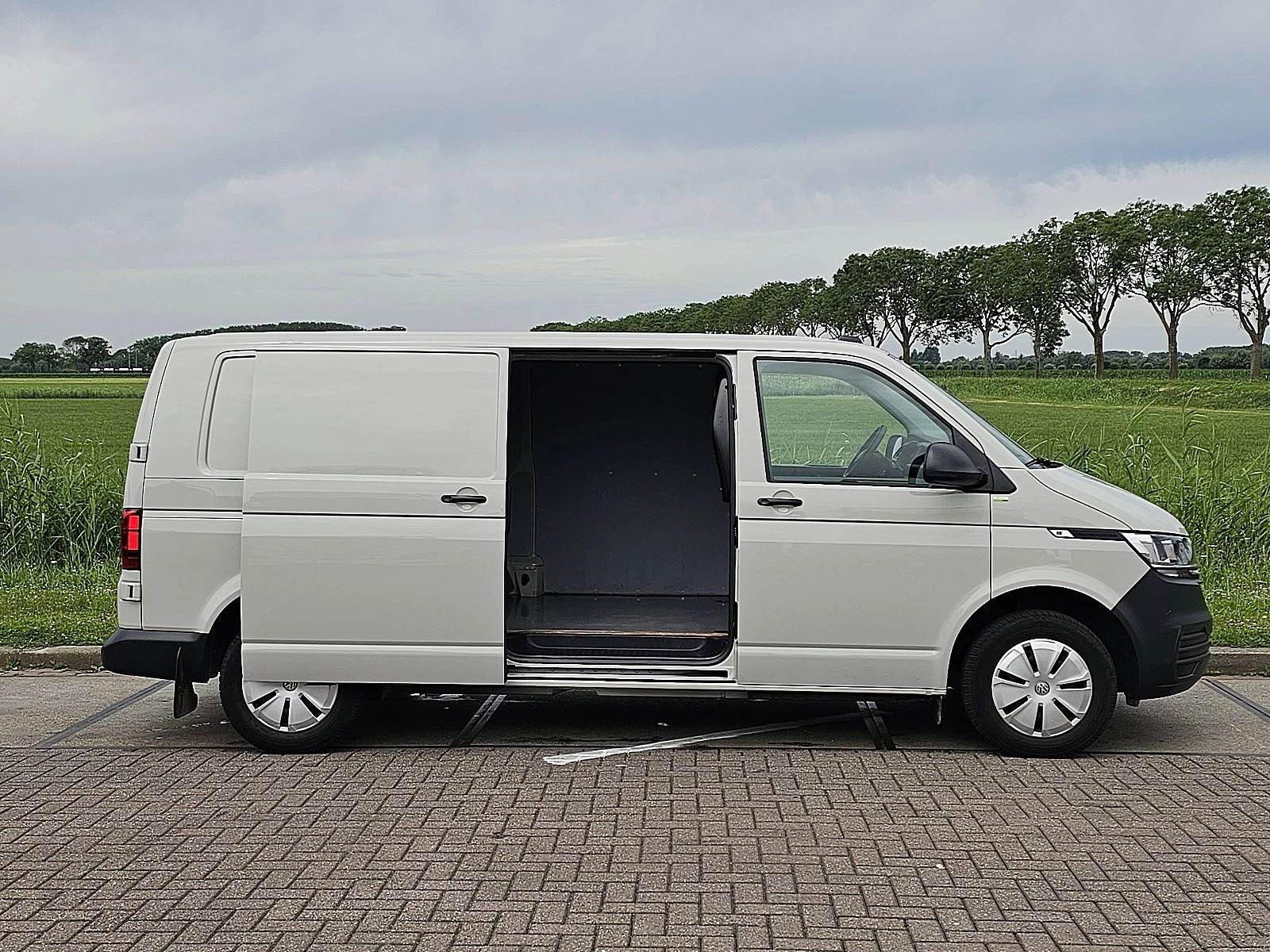 Volkswagen Transporter 2024 - 2.0 TDI Bild 13