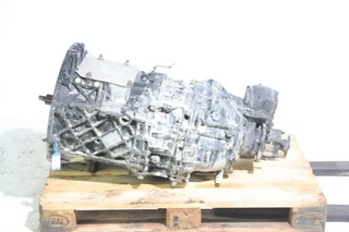 ZF - 81.32004-6257 12AS2130Td versn. bak in vendita