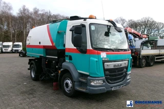 DAF LF 55.220 4X2 Johnston street sweeper 2014 imagen 2 miniatura
