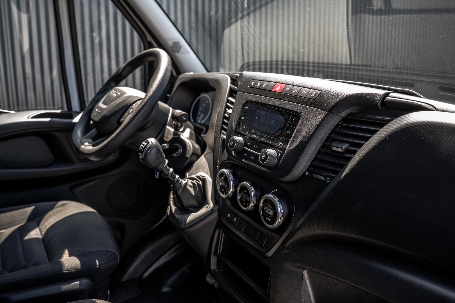 Iveco Daily 2023 - 35S16 | L4H2 | 156 PK | 3-Zits | Climate | Euro 6 image 2