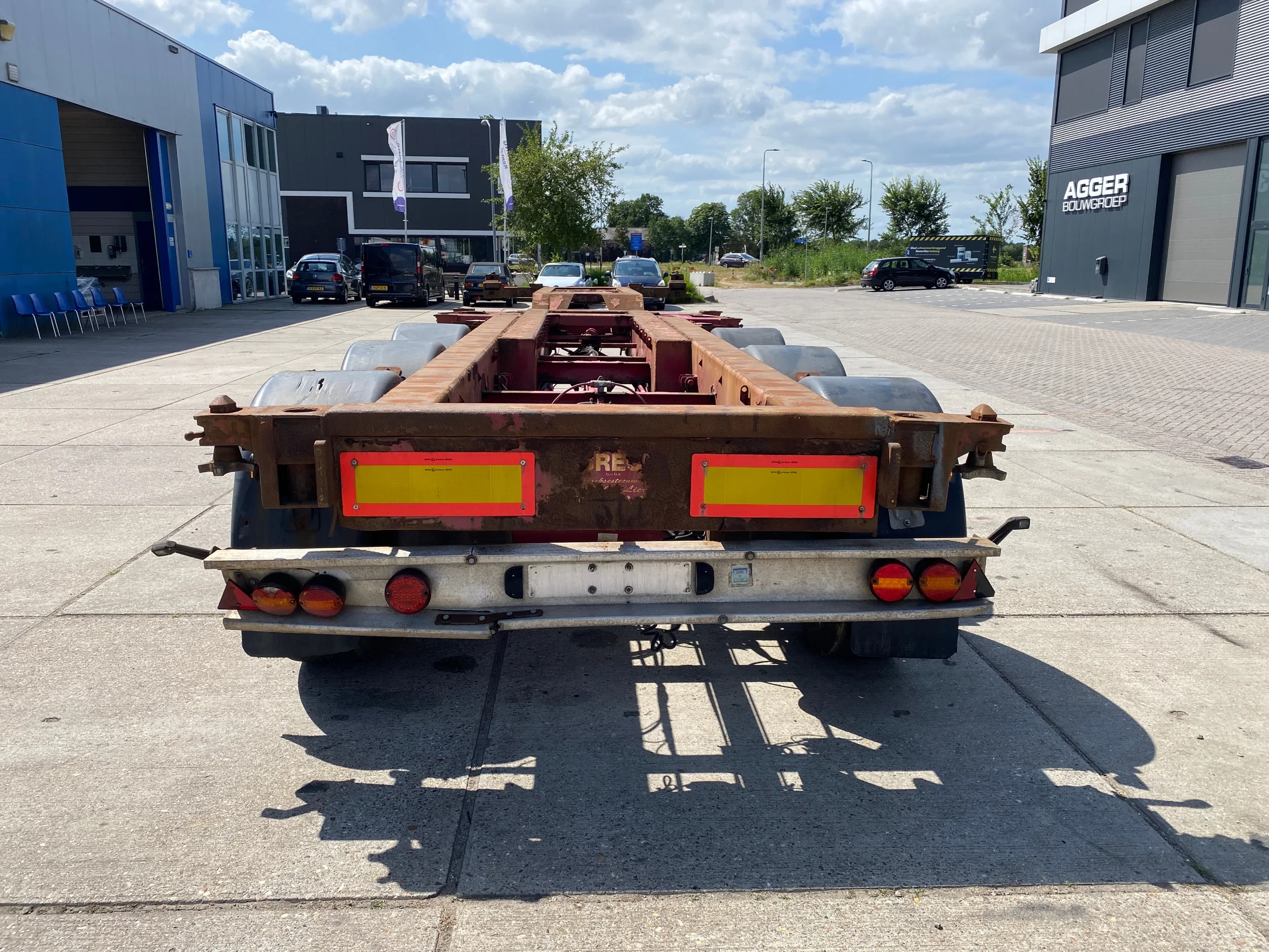Renders 2003 - Euro 800 / 2x Extendable / 1x Lift Axle / Disc Brakes image 2