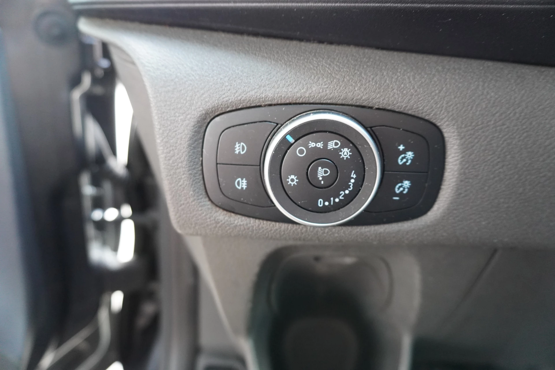 Ford Transit Custom 2021 - 320 2.0 TDCI 130PK L2H1 Trend immagine 23