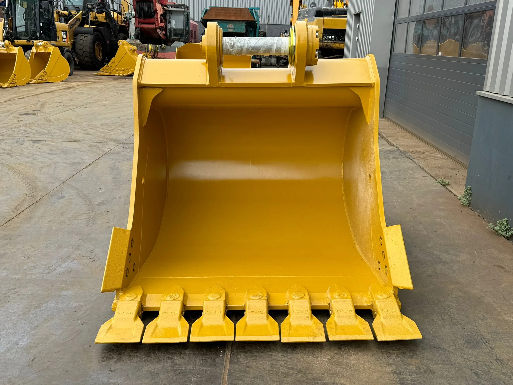 Caterpillar CAT 349 BUCKET TB linkage (66-IN X 2.81-CU M,7 teeth) 2025 Bild 2