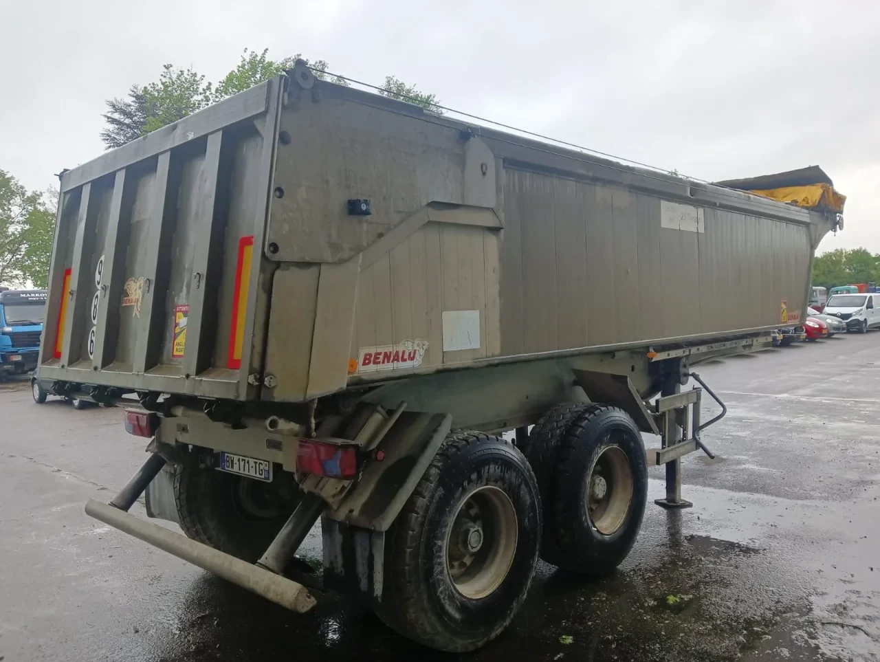 Benalu 2011 - 2 Axle Alu Tipper , Spring Suspension , Drum Brakes obrázek 3