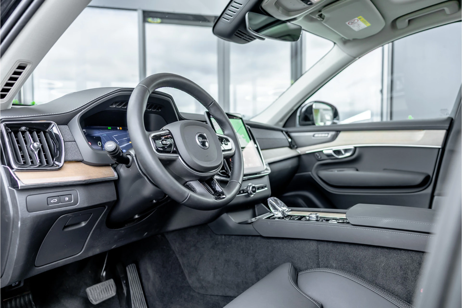 Volvo XC90 2025 - 2.0 T8 Plug-in hybrid AWD Plus Bright afbeelding 8