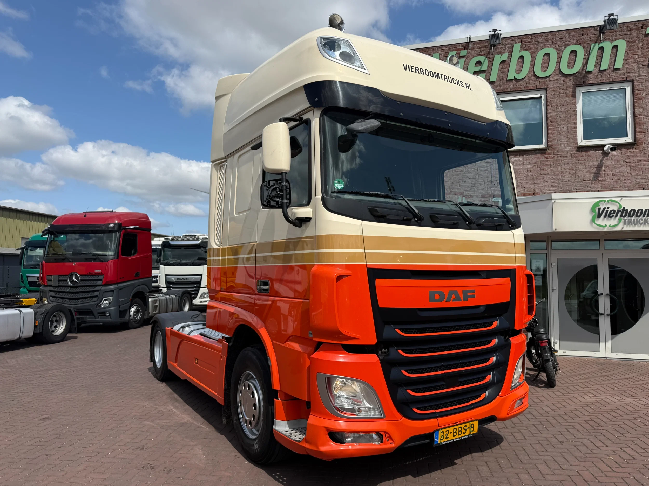 DAF XF 2013 - XF460 4X2 SSC / Full spoilers / Smart tacho / NL-Truck afbeelding 1