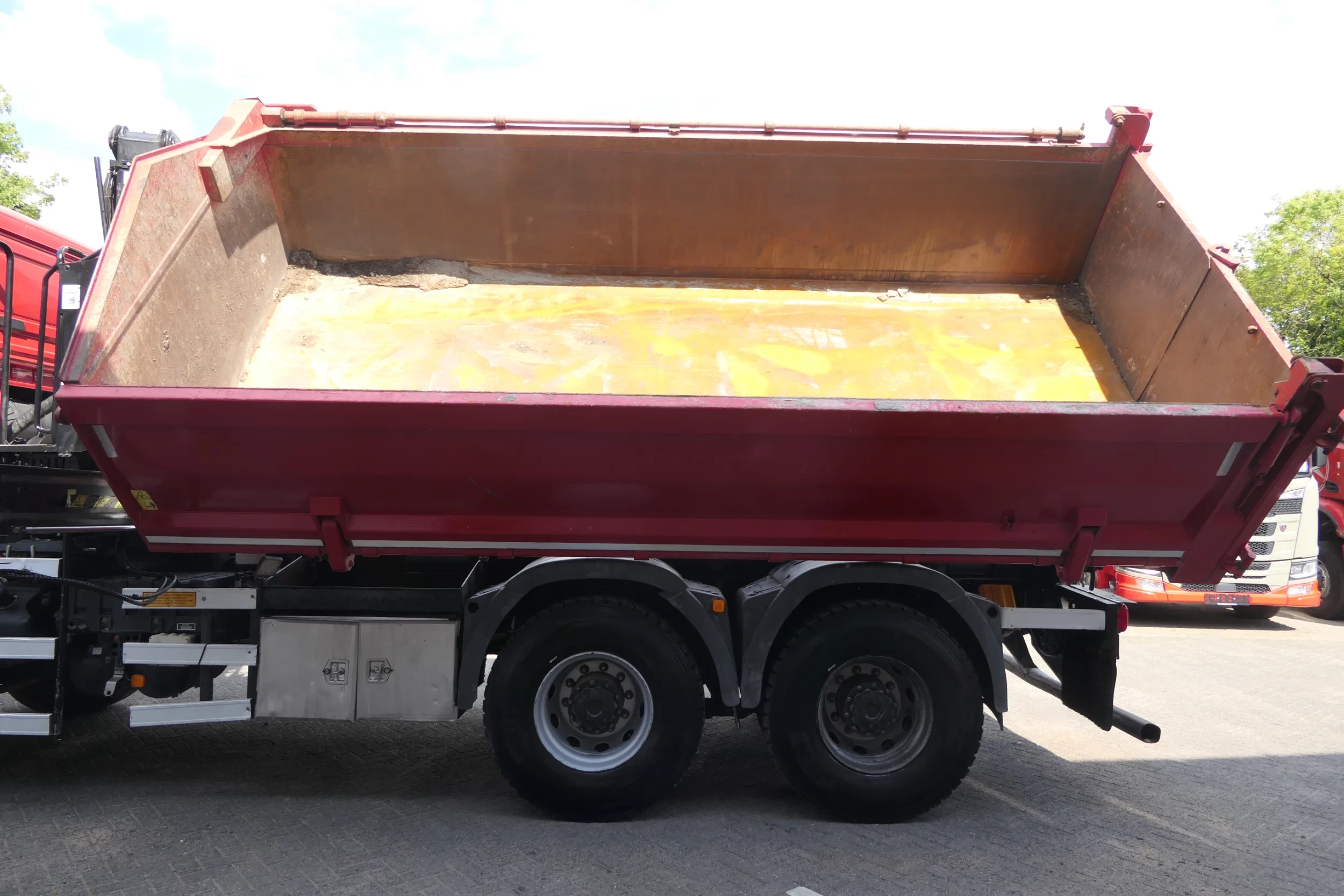 MAN TGS 2015 - 26.480 | 6X6 | 2 Side Tipper + Hydraulic dust cover | PALFINGER Q170Z84TI + Easy fold | 671711Km | 2015 | Smart Tacho 2 | Full Steel | Drum brakes | Trailer coupling | TUV/MOT/APK 02-2027 | NL-Truck afbeelding 12
