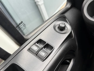 Iveco Daily 2017 - 40C18 3.0 Hi Matic Openlaadbak 3.7m Amco Veba Kraan AC Euro 6 image 27
