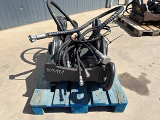 OilQuick 2020 - OQ70/55 - M318D / 320D / 320E / 320F / 323D / 323E image 2 miniature