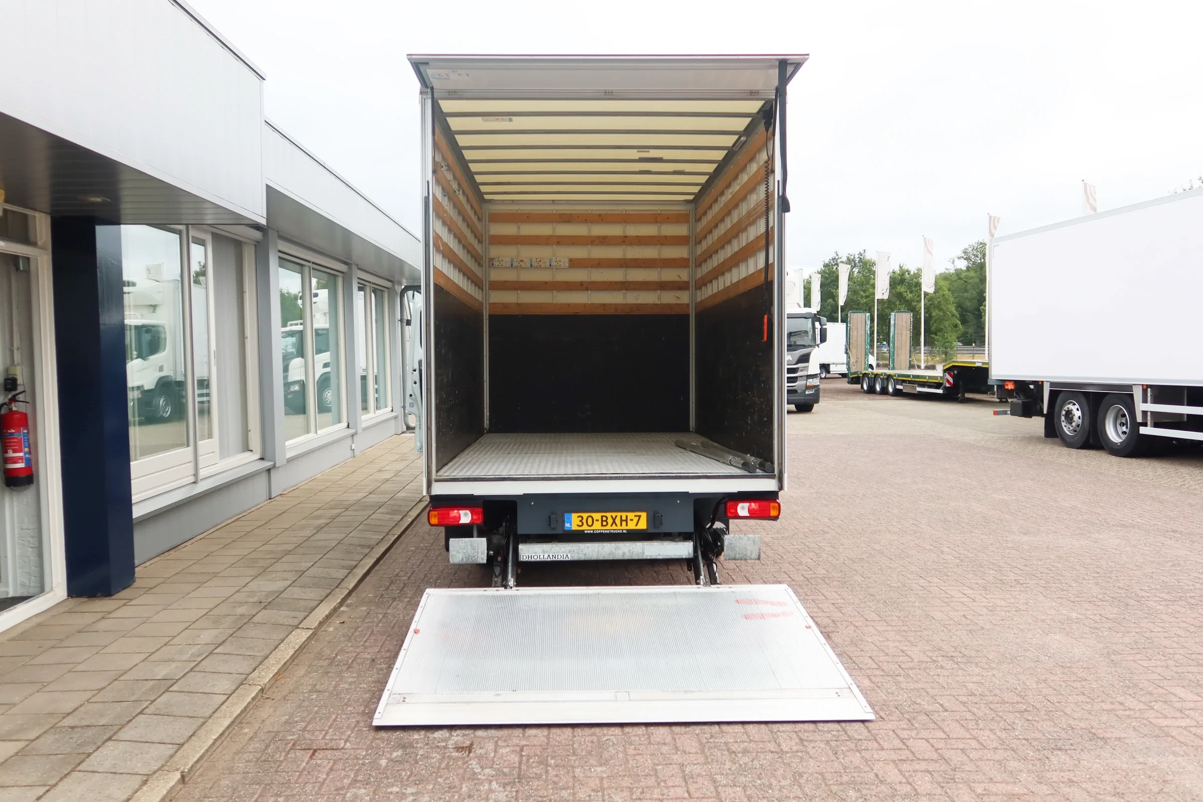 Iveco Daily 2024 - 50 C 18 Bak + Dhollandia klep 1000 kg C1 Automaat, Laadvermogen 2184 KG afbeelding 7