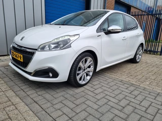Peugeot 208 2019 - 1.2 PureTech Signature automaat изображение 1