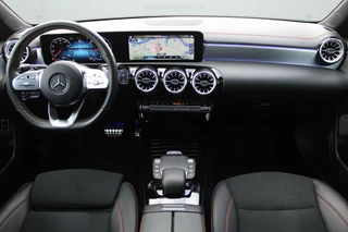 Mercedes-Benz CLA 2022 - Shooting Brake 180 AUT7 AMG NIGHT PAKKET PANORAMADAK SFEER CARPLAY TREKAAK MULTIBEAM KEY-LESS GO immagine 2 miniatura