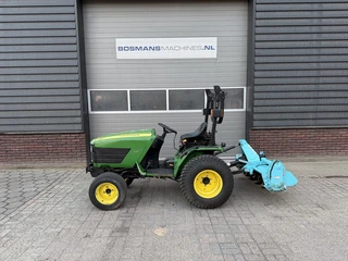 John Deere 4110 Compacttrekker (4WD / HST) afbeelding 2 miniatuur