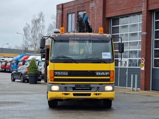 DAF CF 2002 - 250 6x2*4 - Hooklift - HIAB 102 Crane - Manual gearbox - Steering axle - Euro 3 image 3