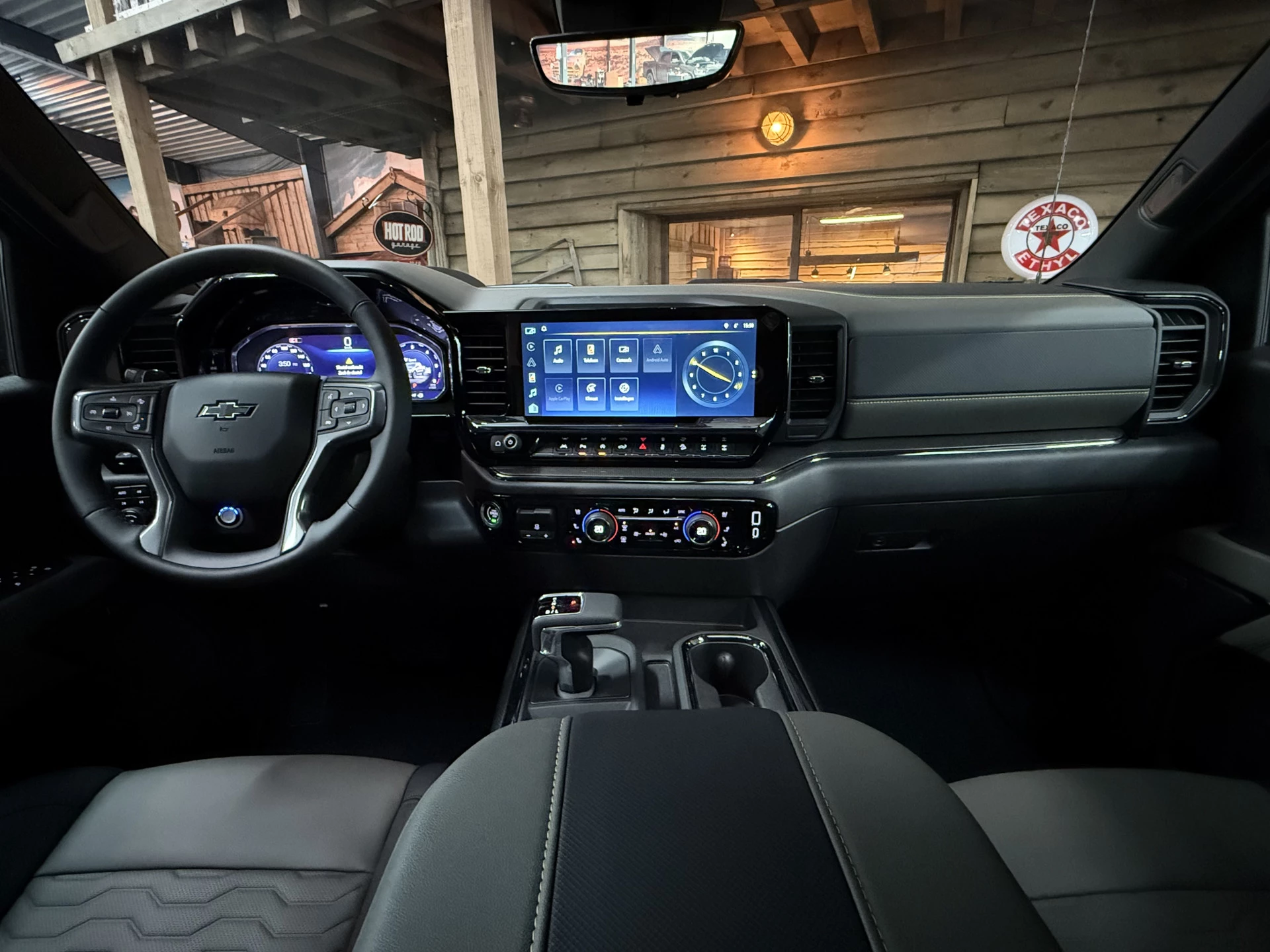 Chevrolet Silverado 2024 - ZR2 6.2 V8 obrázek 14