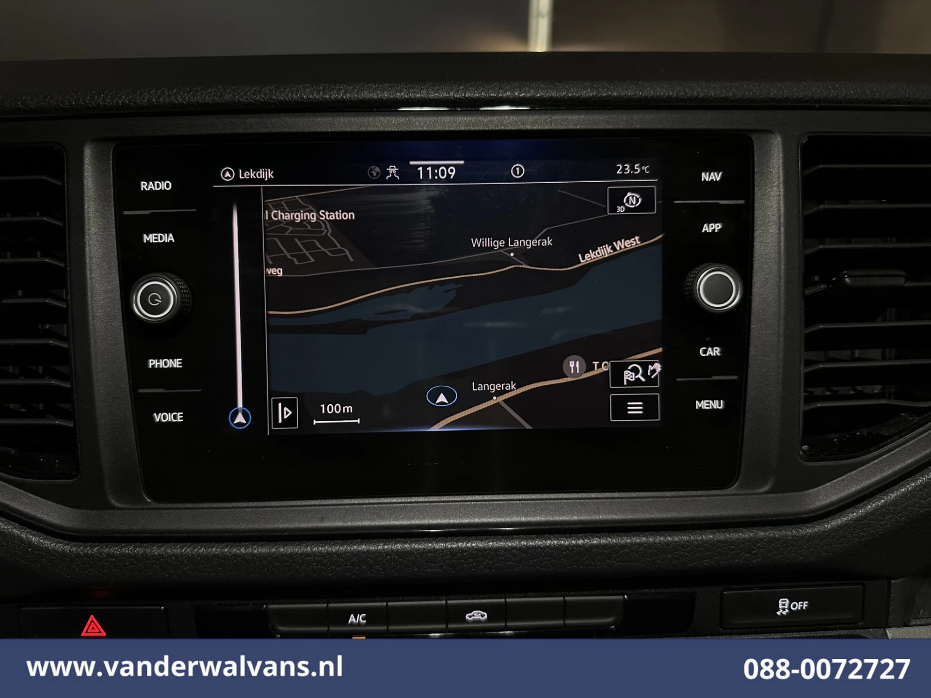 Volkswagen Crafter 2021 - 2.0 TDI 141pk L3H3 L2H2 Euro6 Airco | Navigatie | Apple Carplay | Chauffeursstoel imagem 2