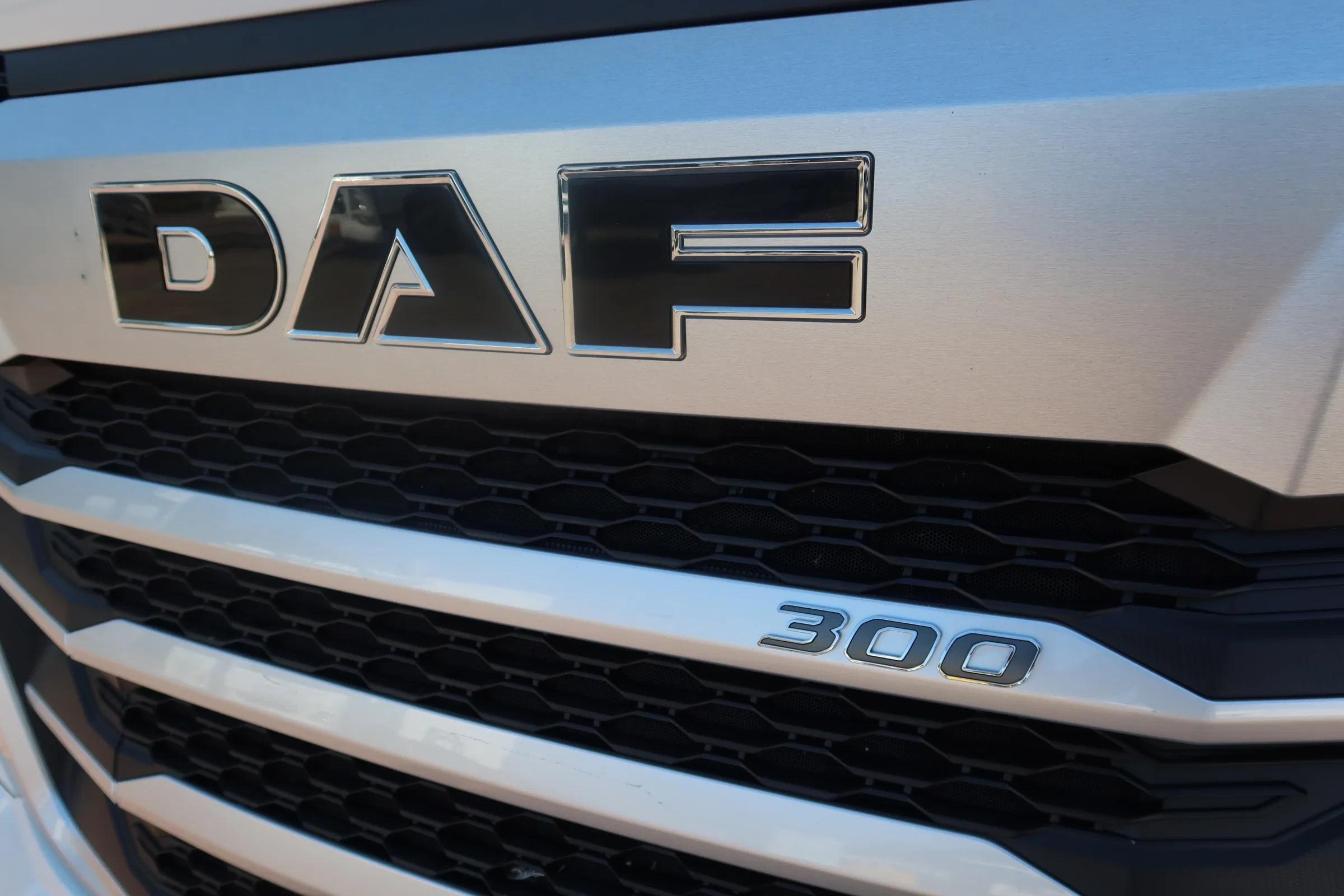 DAF XD 2024 - XD 300 Bak+Klep 2.000 kg obrázek 21