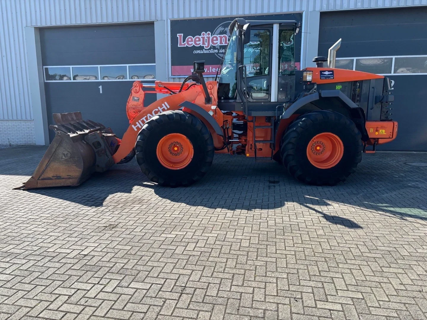 Hitachi 2011 - ZW 180 Wheelloader, 2012 Year, only 7830 Hours!! At additional costs possible with new 5000 kg forks! afbeelding 2