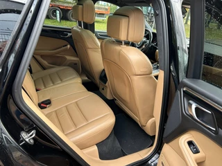 Porsche Macan 2016 - 3.6 Turbo aut ,sport chrono,panod,21inch bild 9