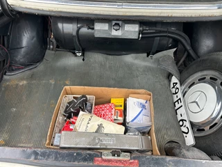 Mercedes-Benz 200-serie 1974 - 200-280 (W115) LPG apk en wegenbelasting vrij immagine 7