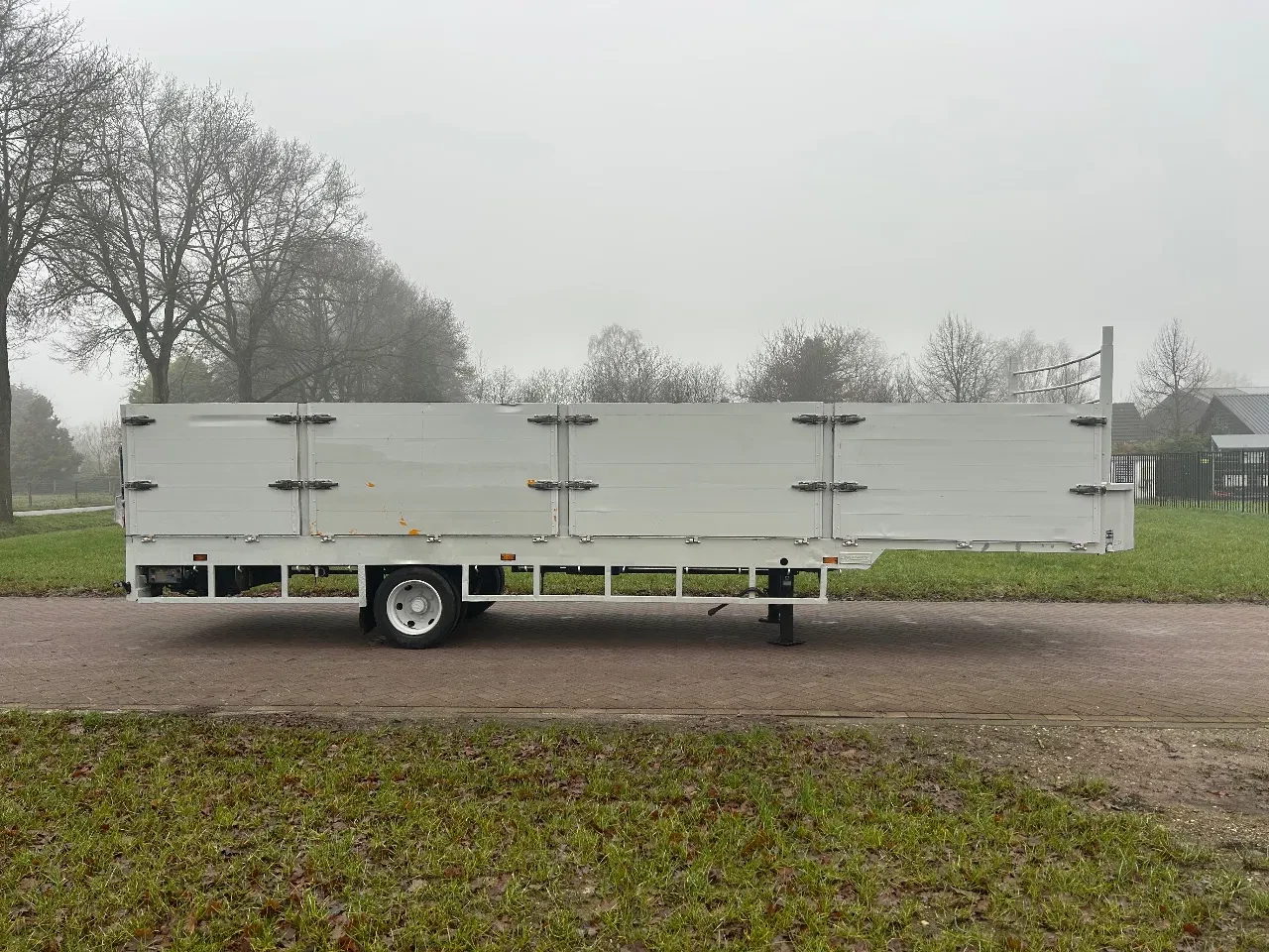 Veldhuizen 2000 - Be oplegger vlak met laadklep Dhollandia 1000 kg obrázek 1
