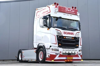 Scania S 2025 - 590S V8 NGS 4x2NB - NEW TACHO - ONLY 120 TKM - FULL OPTIONS - SPECIAL INTERIOR - HYDRAULIC SYSTEM - EXHAUST PIPE - AS GOOD AS NEW - afbeelding 2 miniatuur