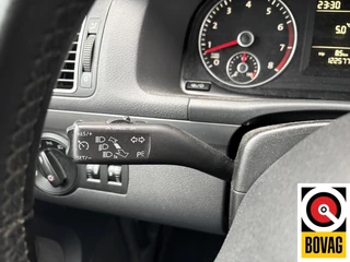 Volkswagen Touran 2014 - 1.2 TSI Easyline BlueMotion изображение 15