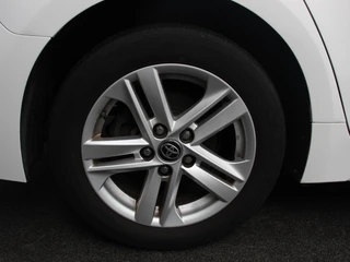 Toyota Corolla Touring Sports 2022 - 2.0 Hybrid Business Smart immagine 2 miniatura