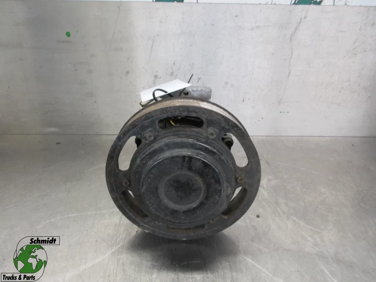 Volvo - 84094705 // 85013654 // 85019651 AIRCO POMP VOLVO EURO 6 FH FM FMX afbeelding 1