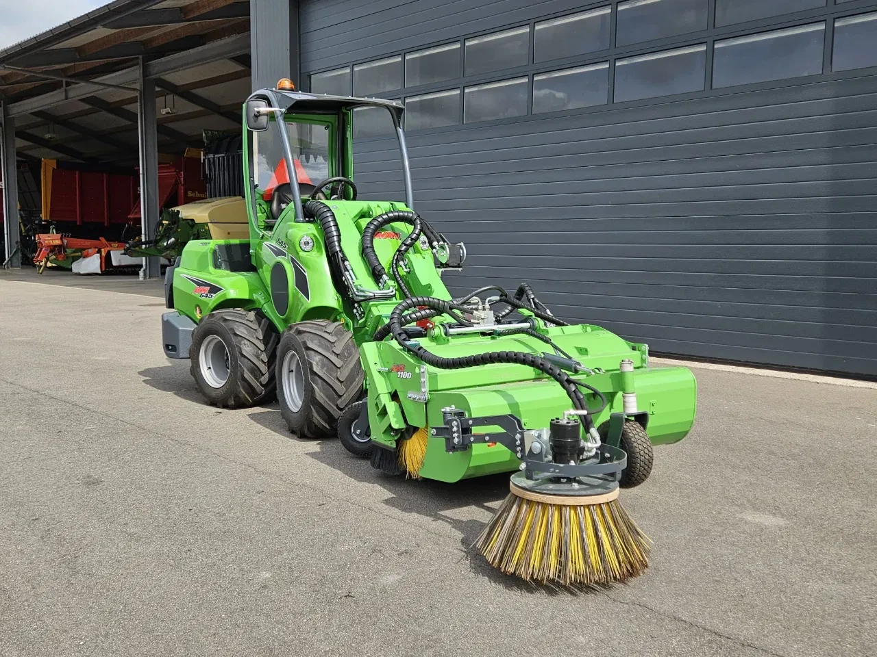 Avant 2025 - 645i Rental mini-shovel afbeelding 13