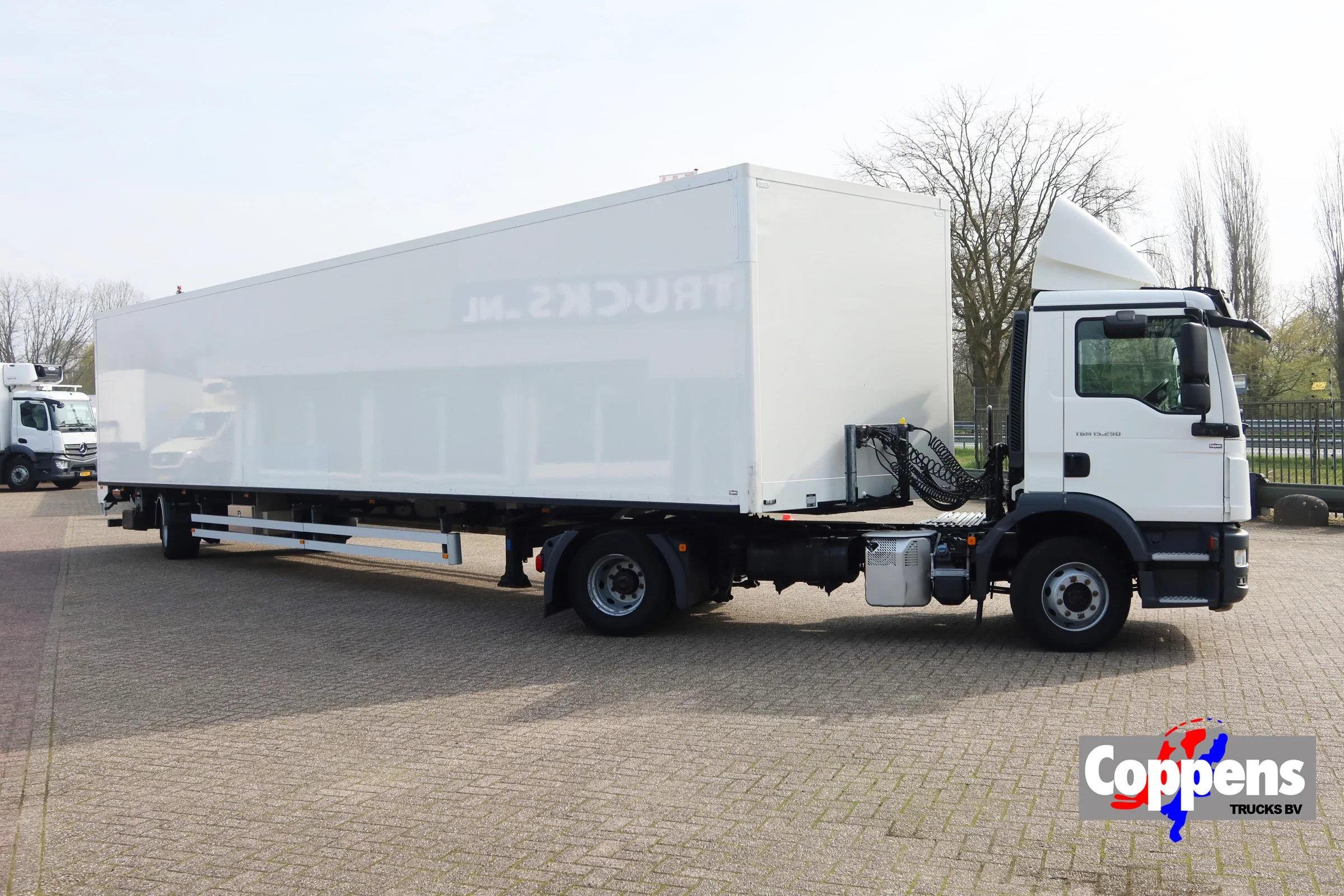 HEIWO TGM 2019 - Heiwo city trailer geïsoleerd + Dhollandia 2000 KG klep afbeelding 1