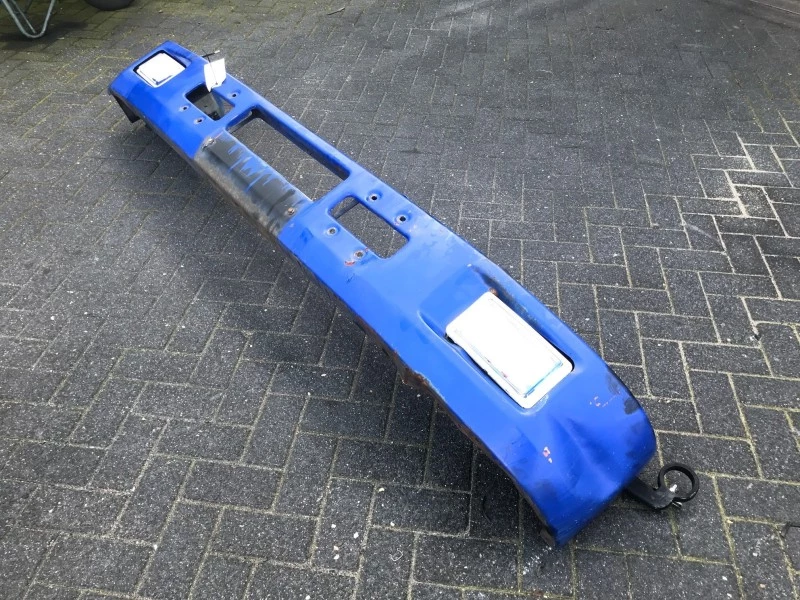 Volvo - FL7-12 BUMPER MET GEBRUIKSCHADE immagine 2