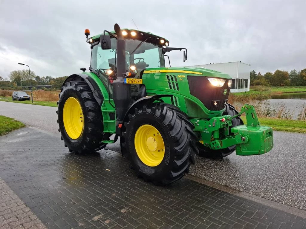 John Deere 2018 - 6215 R zdjęcie 8