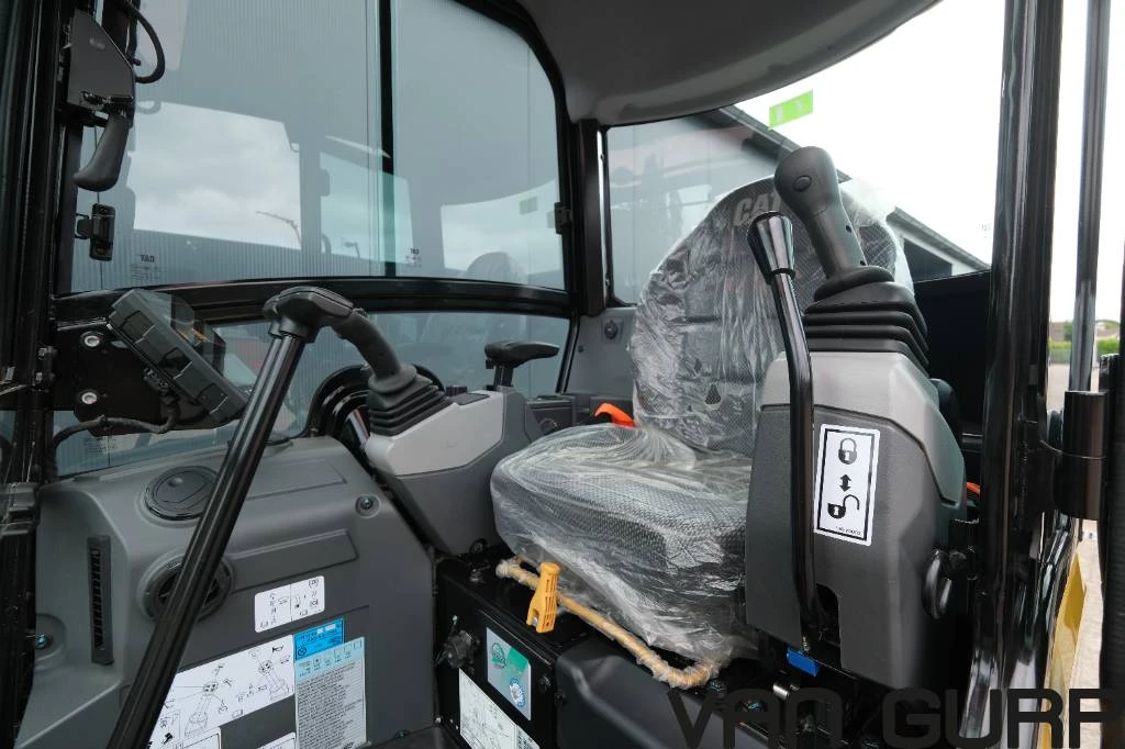 Cat 2023 - 302.7 CR | 2023 | 298h | Airco | afbeelding 18