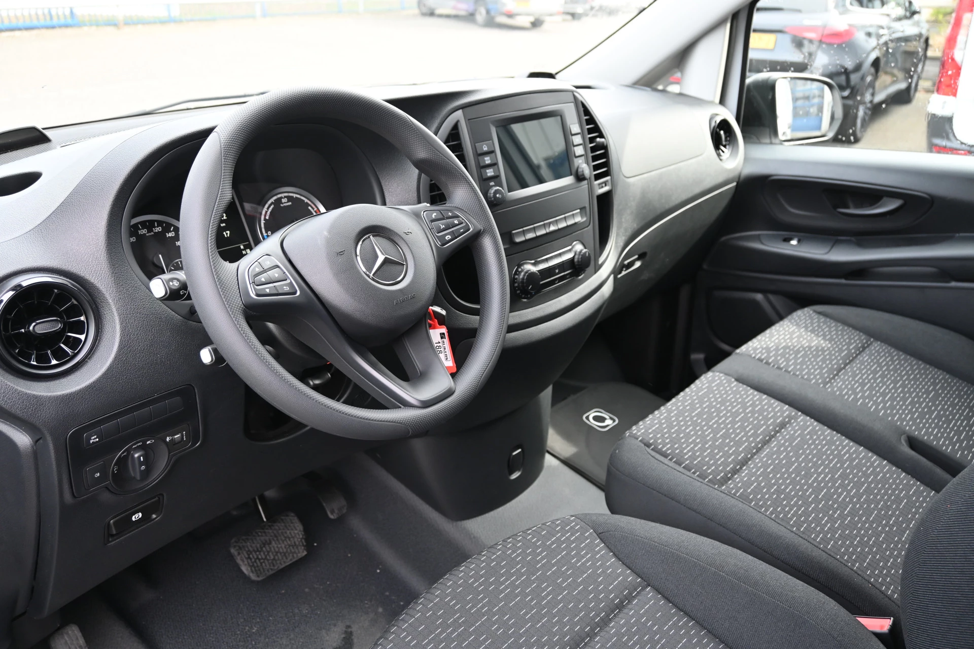 Mercedes-Benz eVito 2025 - 112 L2 261km WLTP 66 kWh Bild 4