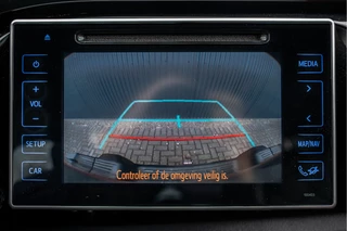 Toyota Hilux 2020 - 2.4 D 4WD | 150 PK | LED | Camera | Cruise | Navi | Climatronic | Trekhaak image 20