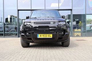 Land Rover Defender 2022 - 110 Hybrid X-Dynamic S / Luchtvering / Panoramadak / trekhaak. afbeelding 3 miniatuur