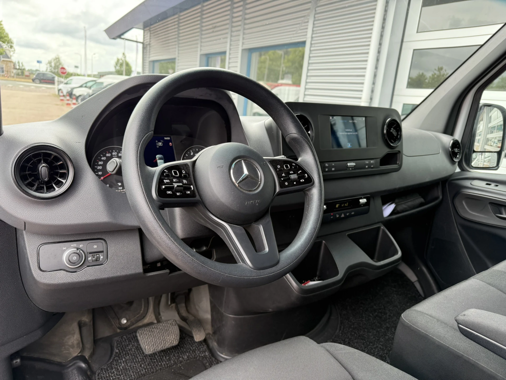 Mercedes-Benz Sprinter 2023 - 215 1.9 CDI L2H2 FWD afbeelding 6