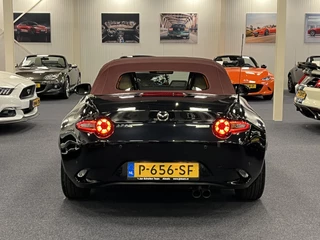 Mazda MX-5 2018 - ND Roadster 1.5 SkyActiv-G 131PK Sakura Limited Bose Leder PDC Apple CarPlay bild 10