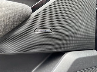 Land Rover Range Rover Velar 2024 - 2.0 P400e R-Dynamic HSE image 6