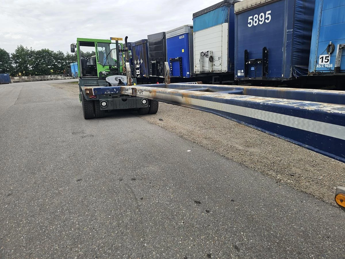 D-TEC VCC-01 / 45 FOOT CONTAINER CHASSIS / VALKX AXLES. 2015 image 32