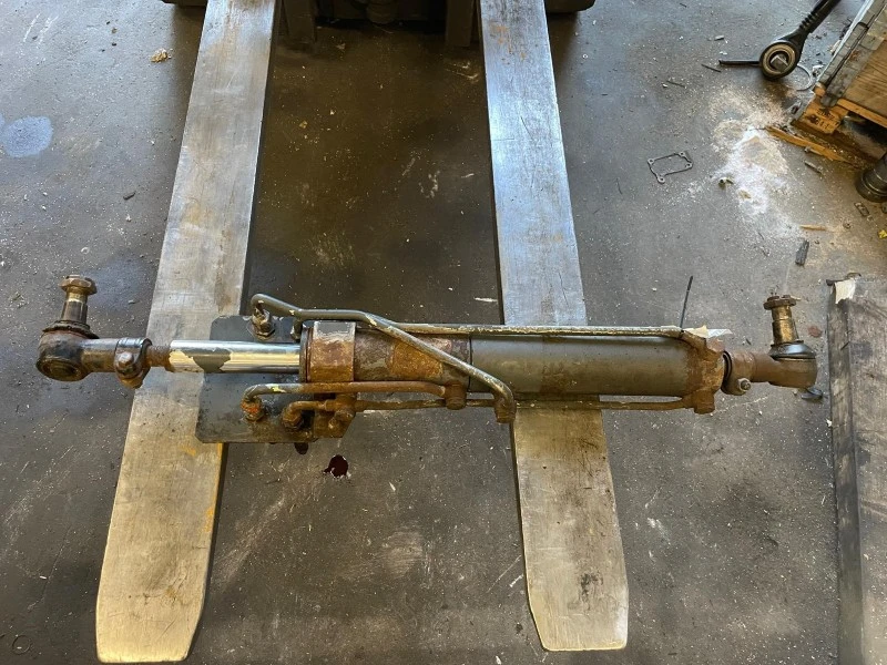 DAF - 1613827 HYDRAULISCHE STUURCILINDER afbeelding 1