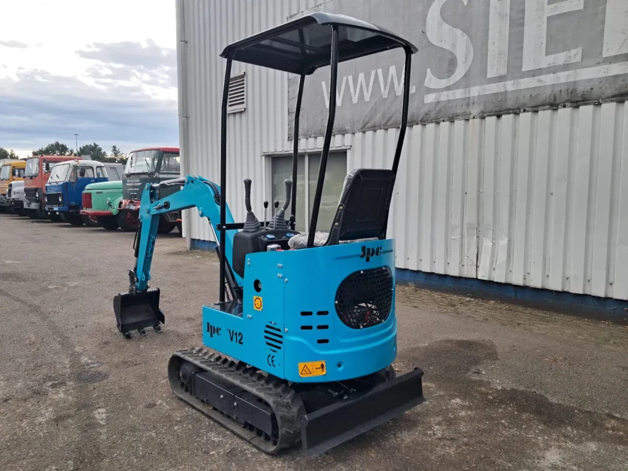 JPC 2025 - KV 12 , Mini Excavator, 2 pieces in stock obrázek 5