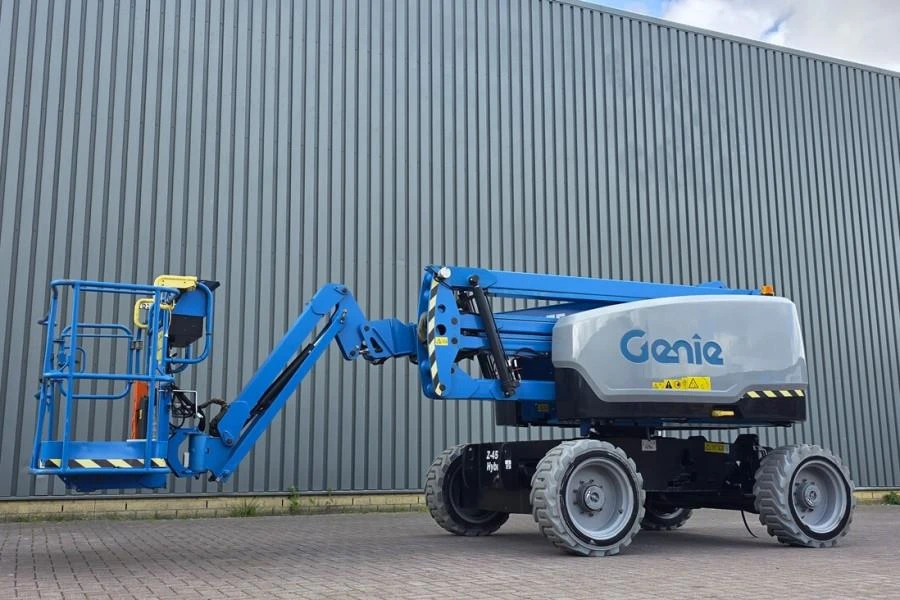 Genie 2021 - Z-45FE/DC Hybrid, Rough Terrain 4x4, 16m Working H image 1
