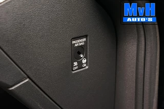 Volkswagen Golf 2020 - 1.5 eTSI R-Line|SPORTSTOEL|LUXE|LED| image 61
