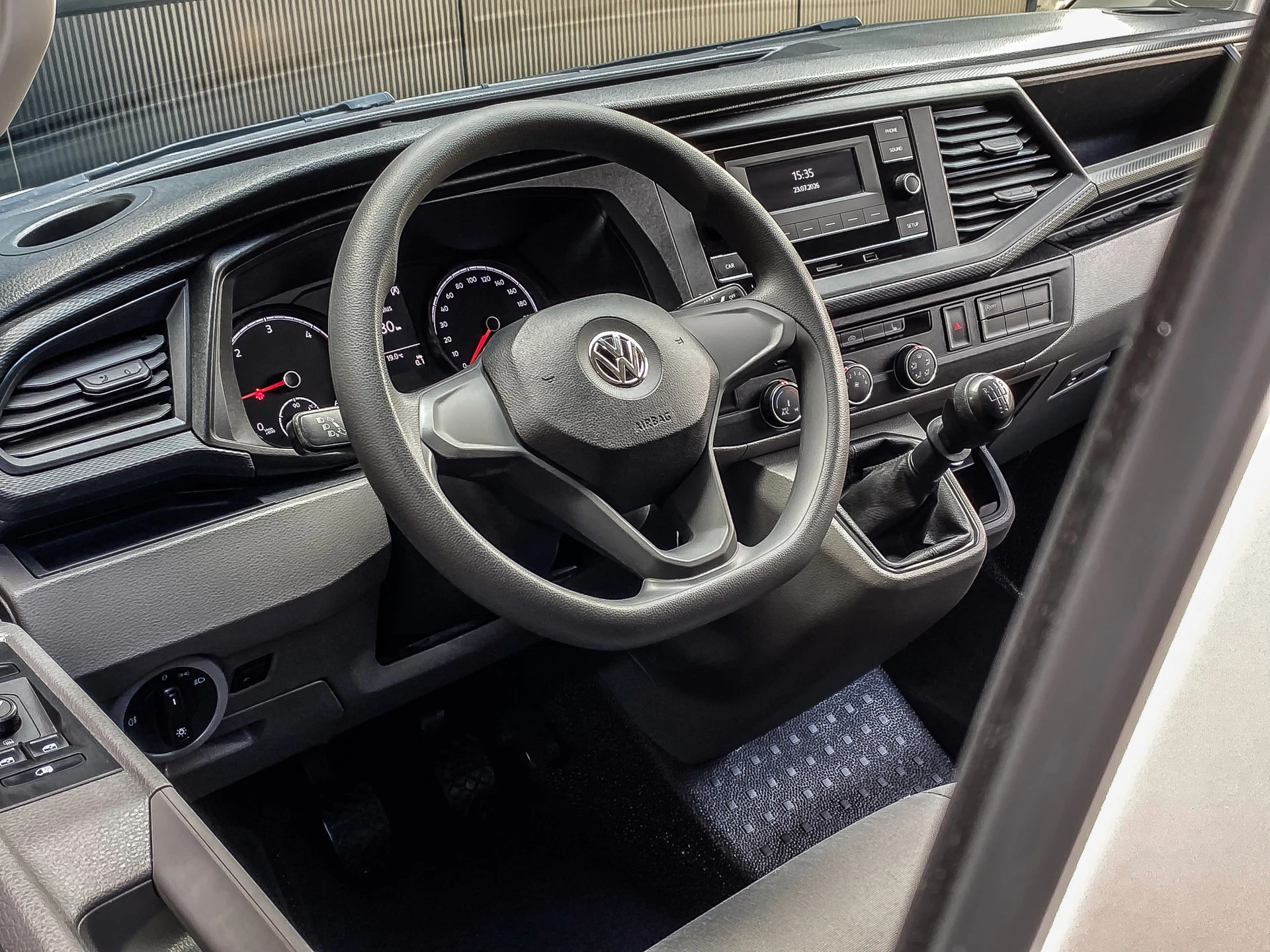 Volkswagen Transporter 2020 - 2.0 TDI 110PK Bestelwagen L1H1 afbeelding 45
