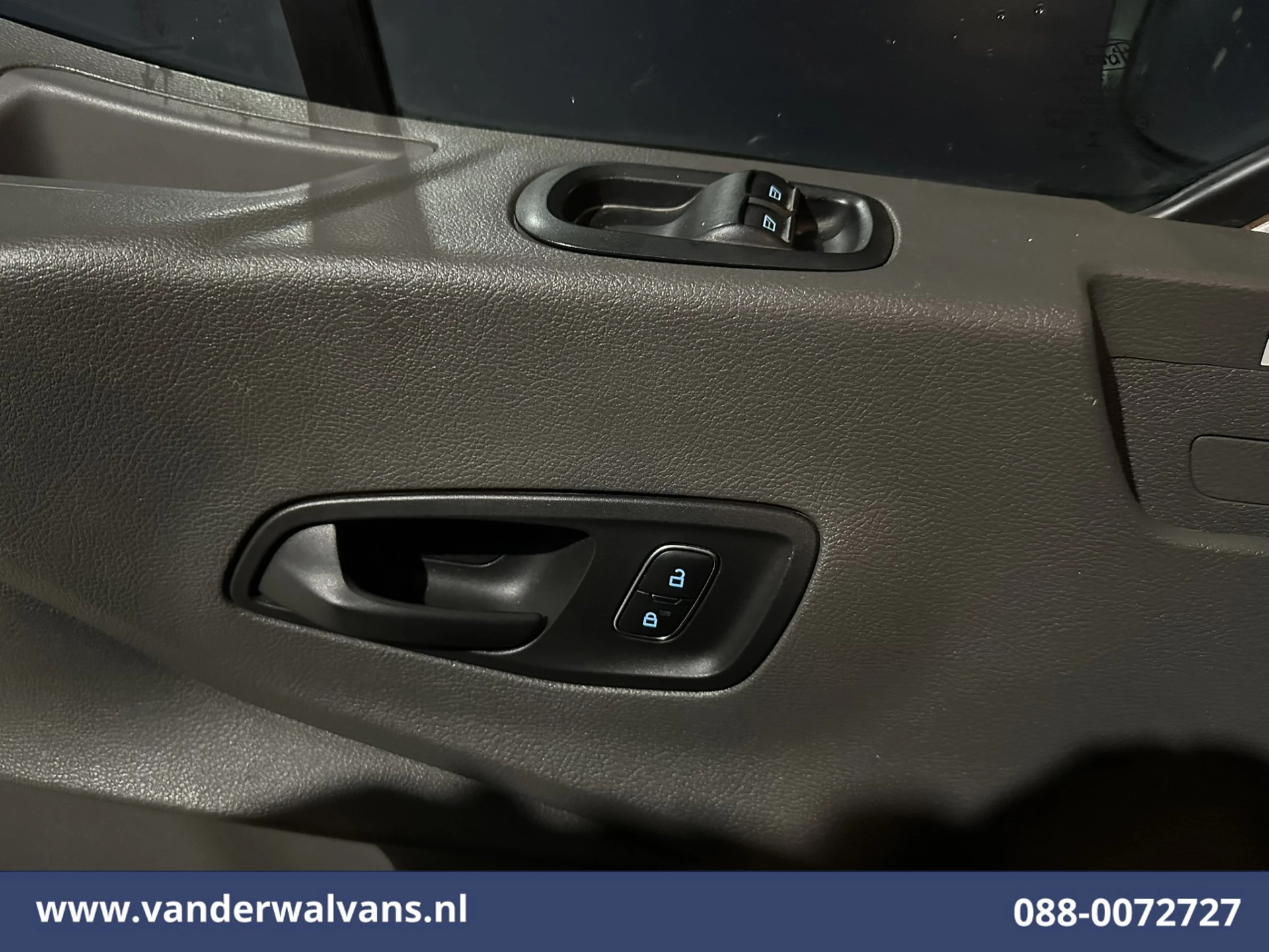 Ford Transit 2021 - 2.0 TDCI 170pk L3H3 Euro6 Airco | Navigatie | 2500kg Trekhaak | Cruisecontrol obrázek 17