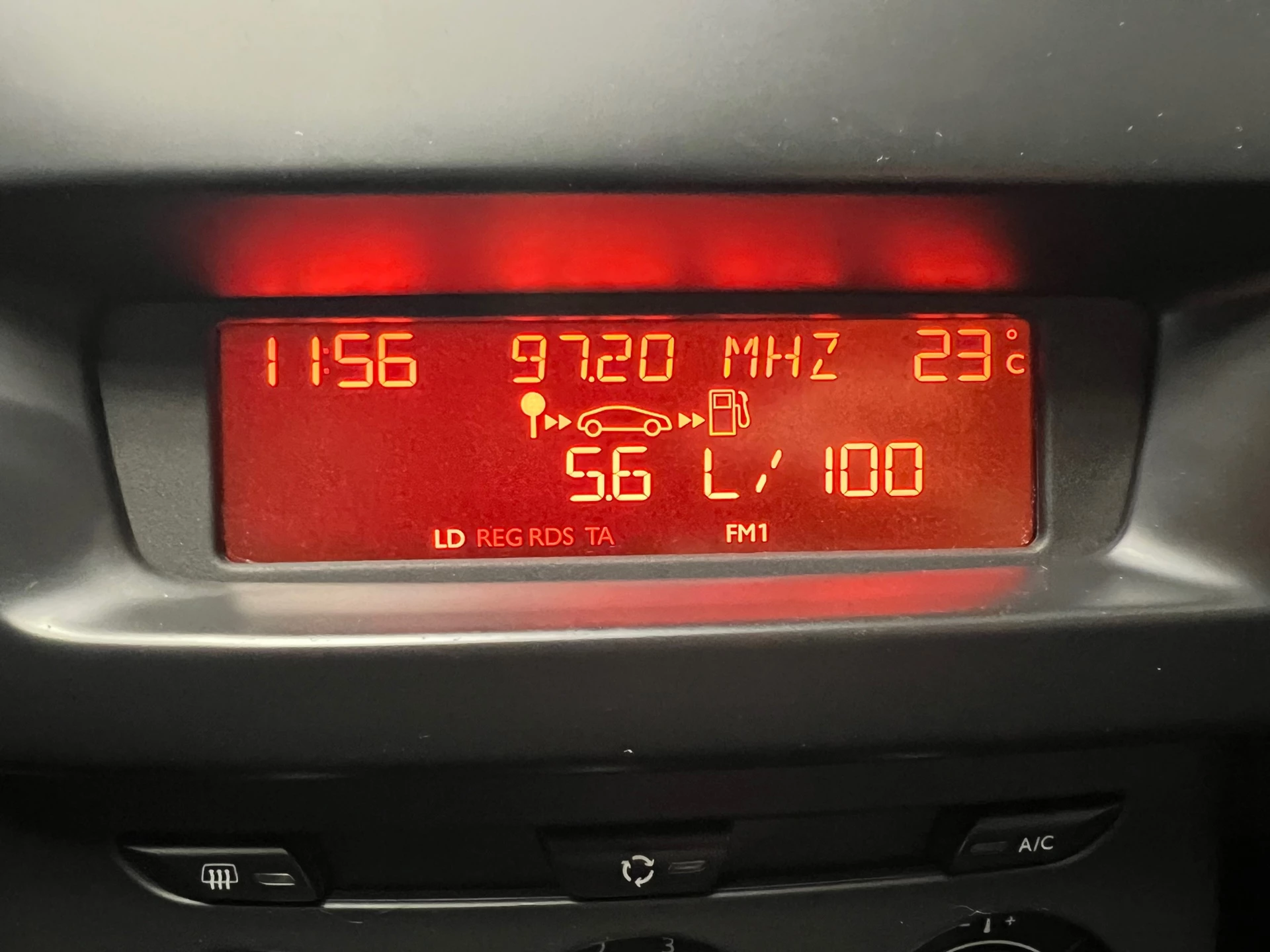 Citroën C3 2014 - 1.0 VTi Attraction Cruise Control - NAP - Airco afbeelding 17