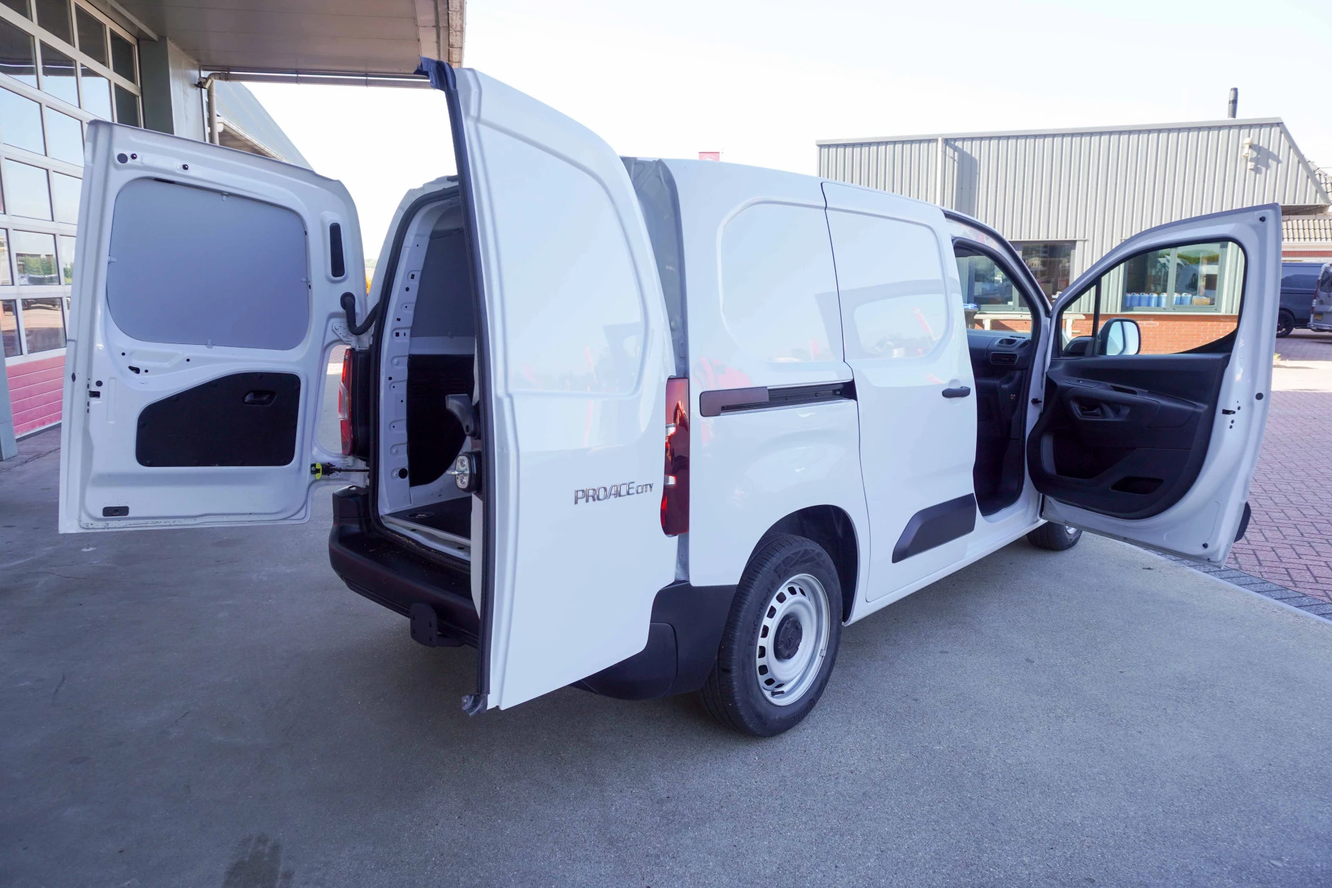 Toyota ProAce 2024 - CITY 1.5 D-4D 100PK zdjęcie 5