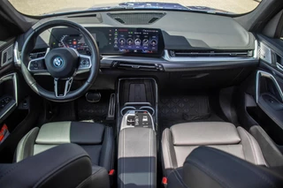 BMW X1 2023 - xDrive30e M-Sport, Full Option, Premium Select, Pano image 13